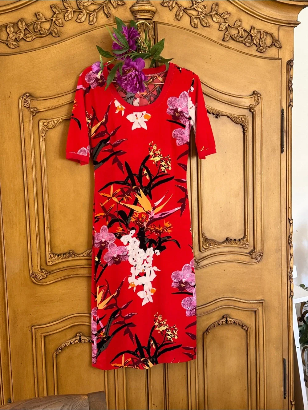 Red Floral Short Sleeve Bodycon Dress - Picture 3 of 6